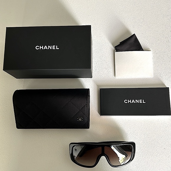 Authentic Chanel Shield Classic Black Sunglasses. - Picture 7 of 8
